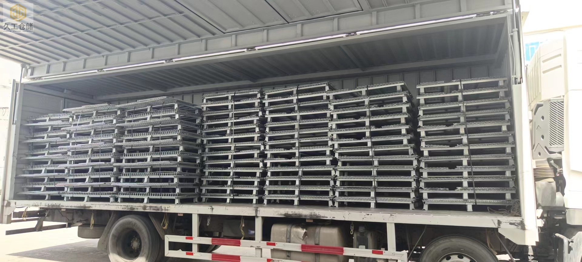 南京久工仓储设备-折叠式仓储笼网层板仓库堆垛整装待发，仓库车间实拍-南京仓储笼网层板实体厂家！
